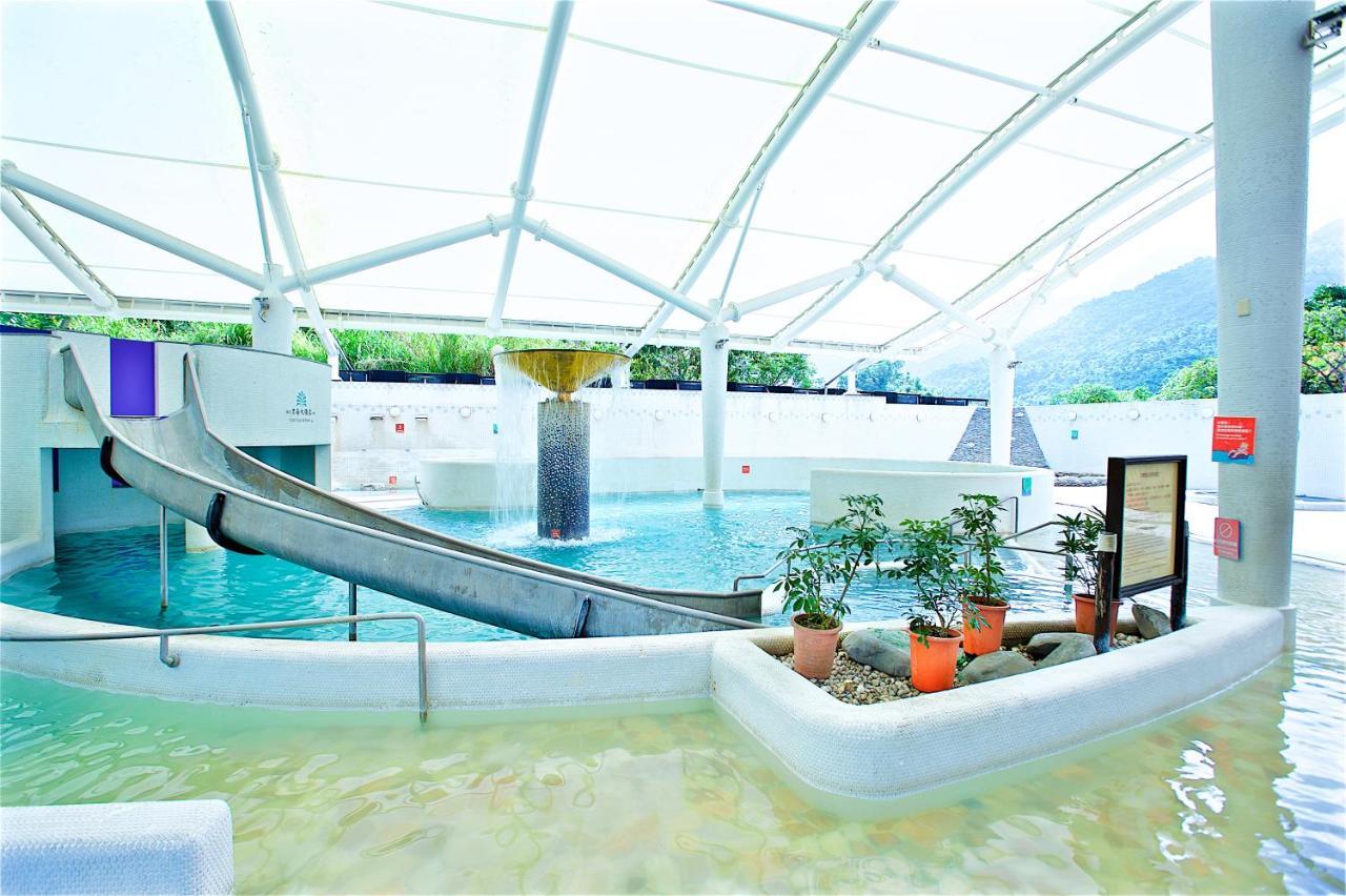 Hotel Royal Chihpin Wenquan Exterior photo The indoor pool