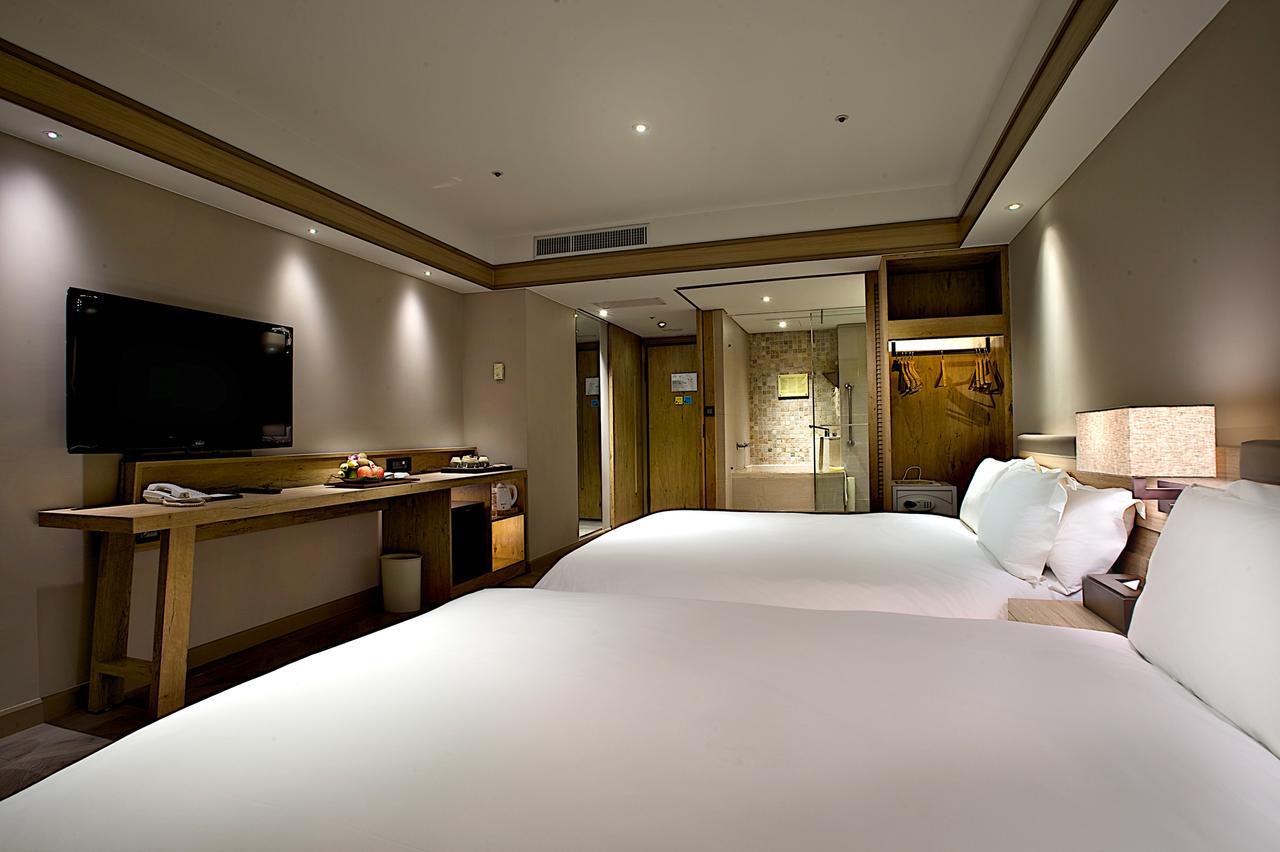 Hotel Royal Chihpin Wenquan Exterior photo A room at the hotel